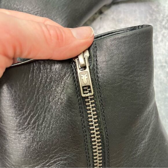 FRYE River Inside Zip Boots 8 - Picture 2 of 6